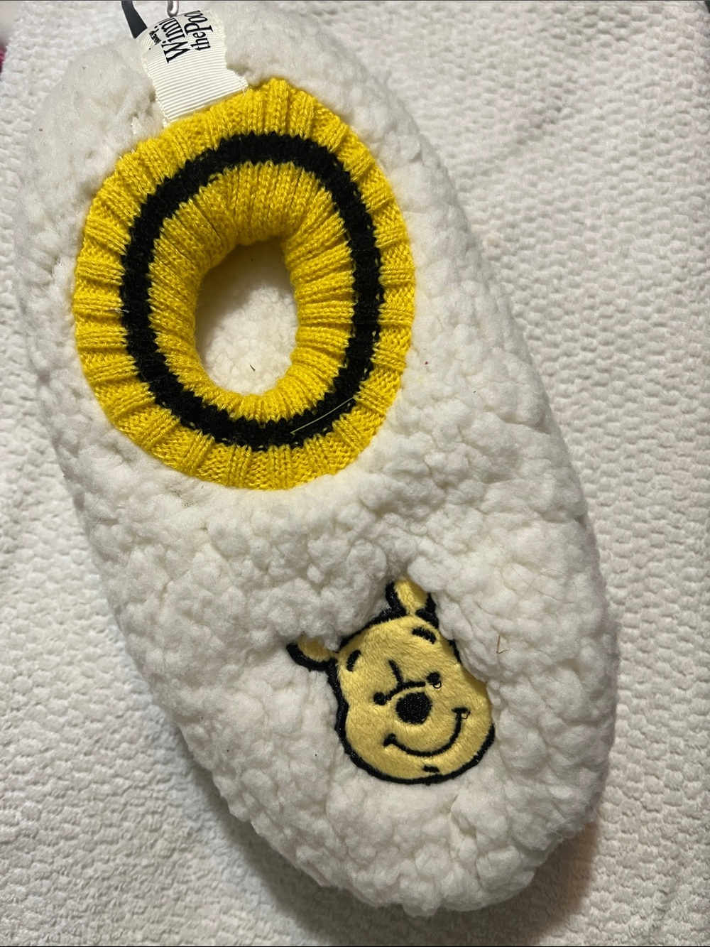 Winnie the Pooh White & Yellow Plush Slipper Socks 7-9.5 NWT